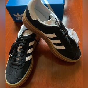 Adidas Gazelle Black with White Stripes Athletic Shoes size 7